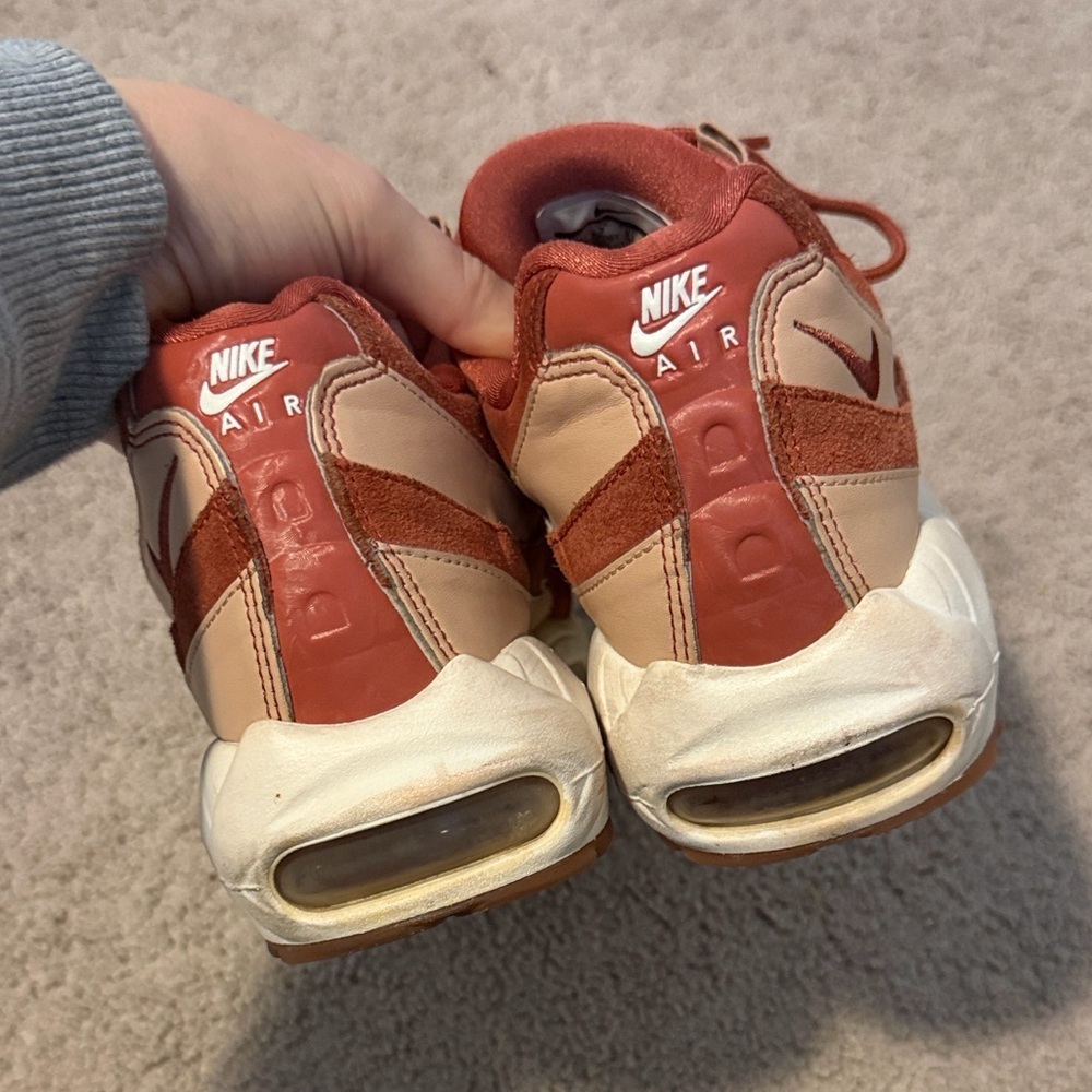 Nike Air Max 95 LX SneakersDusty Peach Bio Beige Velvet Suede size 9.5 - Picture 5 of 9